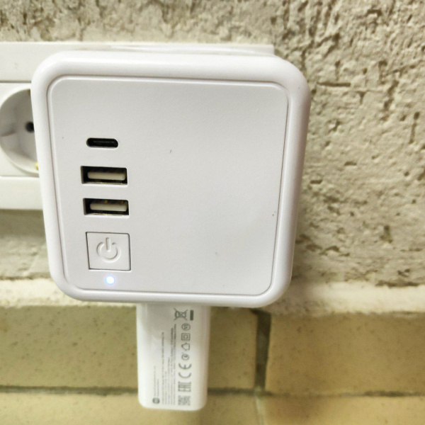 Разветвитель 4 розетки 220V, 2 USB, 1 Тype C / Тройник универсальный / Универсальное зарядное устройство Power Block